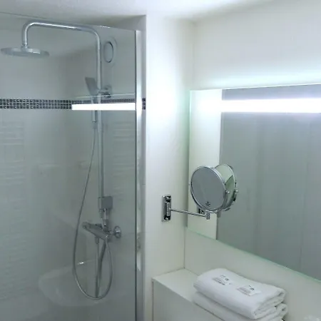 Hotel Campanile Annecy ~ Metz-tessy 3*