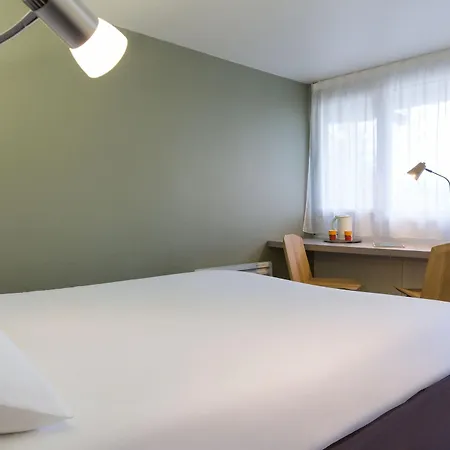 Hotel Campanile Annecy ~ Metz-tessy 3*